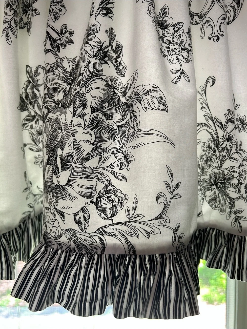 J. C. Penney Home ~Toile Floral 21” x 78” Rod Pocket Valances / Set of 2